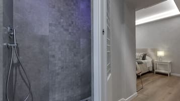 Cubrecamas, decoración personalizada y muebles diferentes