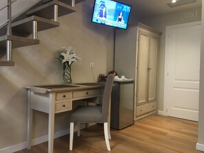 羽毛の掛け布団、客室ごとに異なる装飾、客室ごとに異なるインテリア、ノートパソコン用作業スペース