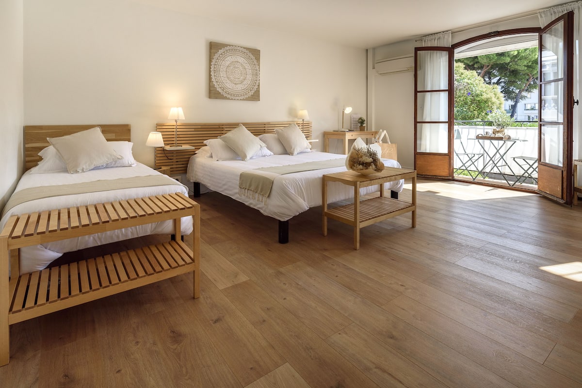In-room safe, desk, iron/ironing board, cots/infant beds