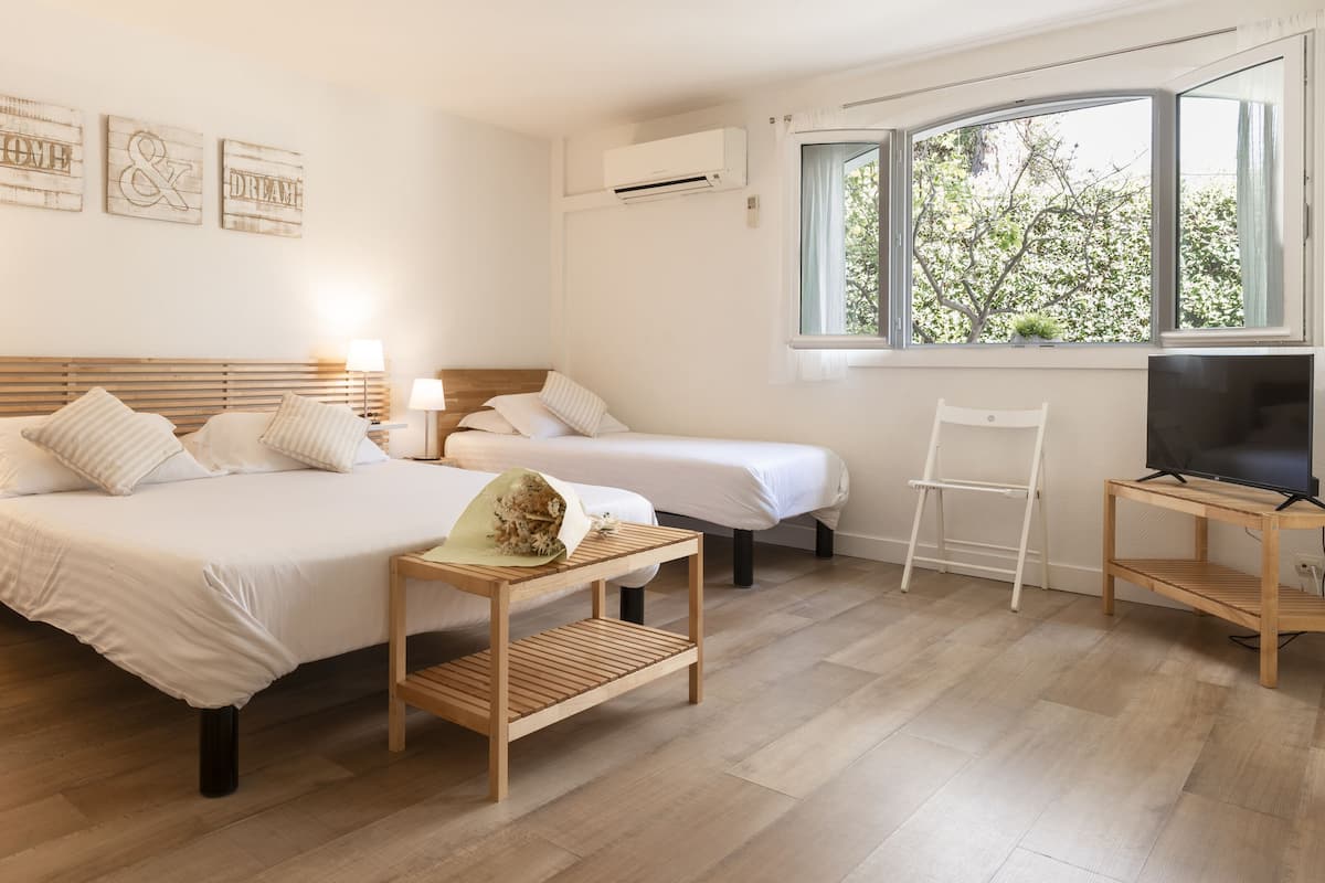 In-room safe, desk, iron/ironing board, cots/infant beds