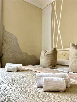 Einzelzimmer, Kühlschrank, zum Innenhof hin