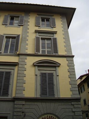 Front of property - XXVII Aprile Bed & Car (Florence)