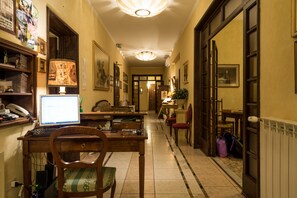 Hallway - Old Florence Inn (Florence)