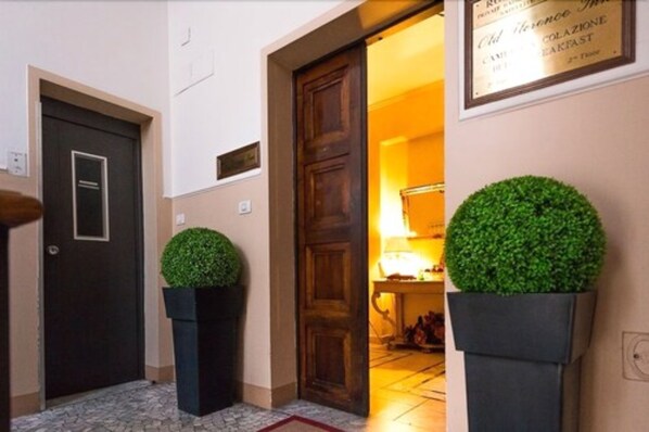 Entrée de l’hébergement