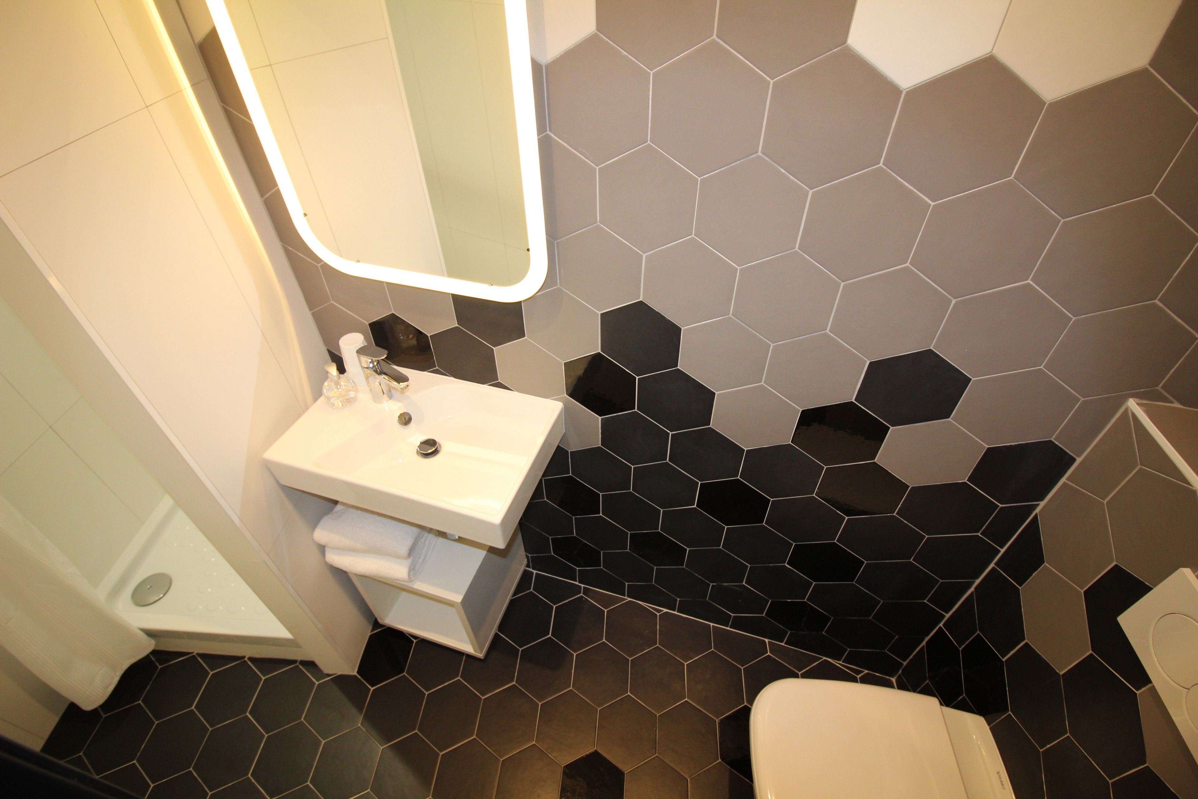 comfort double or twin room | in-room safe, individually decorated, desk, soundproofing