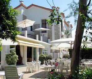Exterior - Hotel Pierre Loti (Antibes)