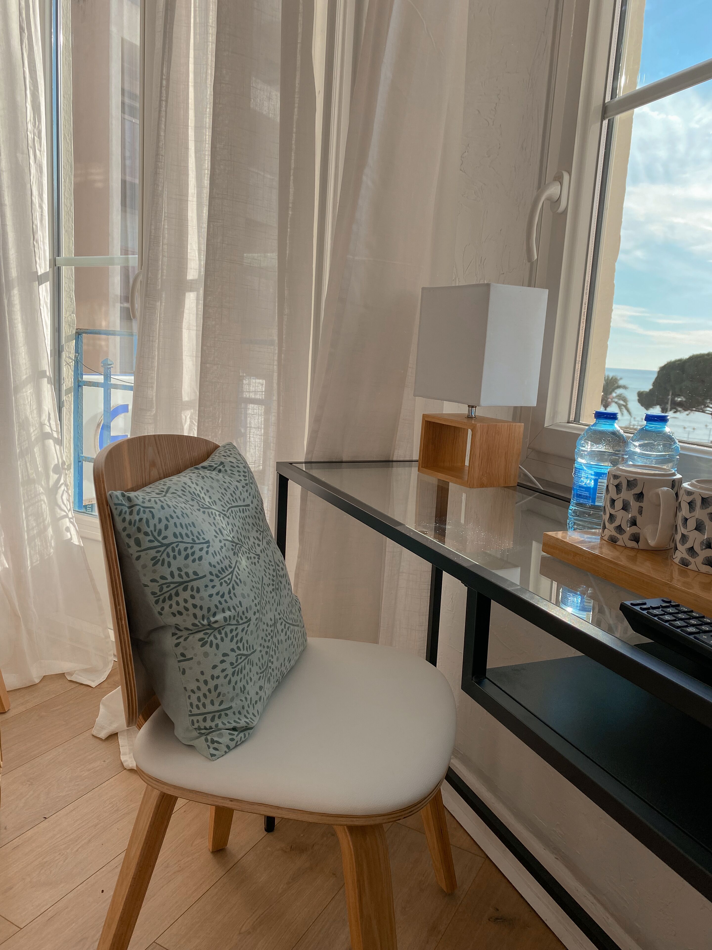 cosy, vue mer | 1 bedroom, in-room safe, individually decorated, individually furnished
