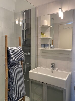 Cosy, vue mer | Badezimmer