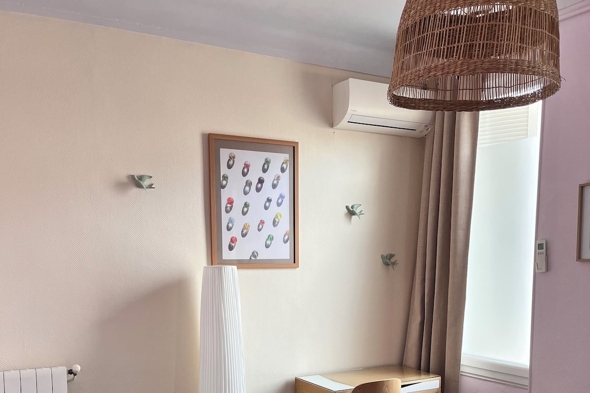Chambre Double Classique, vue cour intérieure | Coffres-forts dans les chambres, décoration personnalisée