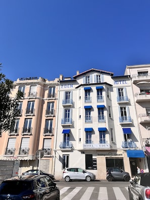 Fachada da propriedade