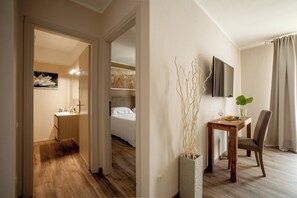 Suite, Balcony, Hill View