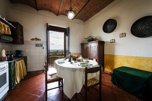 Apartment, 1 Bedroom (3 Adults) | In-room dining - Fattoria Sant'Appiano (Barberino Tavarnelle)
