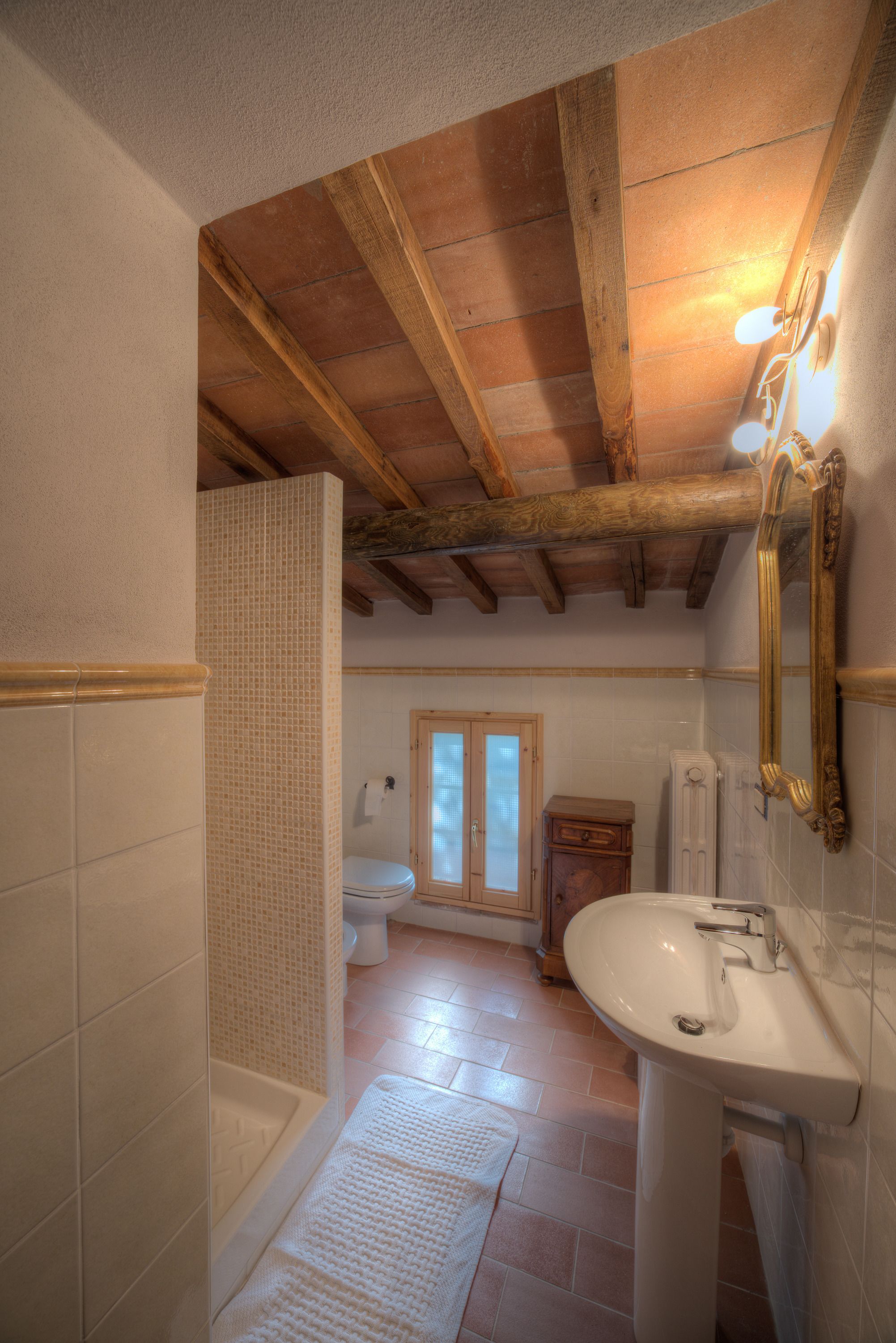 Classic-Doppelzimmer, eigenes Bad, Gartenblick | Badezimmer