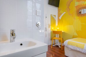 單人房 (Cabin) | 浴室 | 淋浴設備、免費盥洗用品、吹風機、毛巾