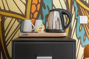 Dobbelt- eller tomannsrom | Individuelt dekorert, individuelt innredet og skrivebord