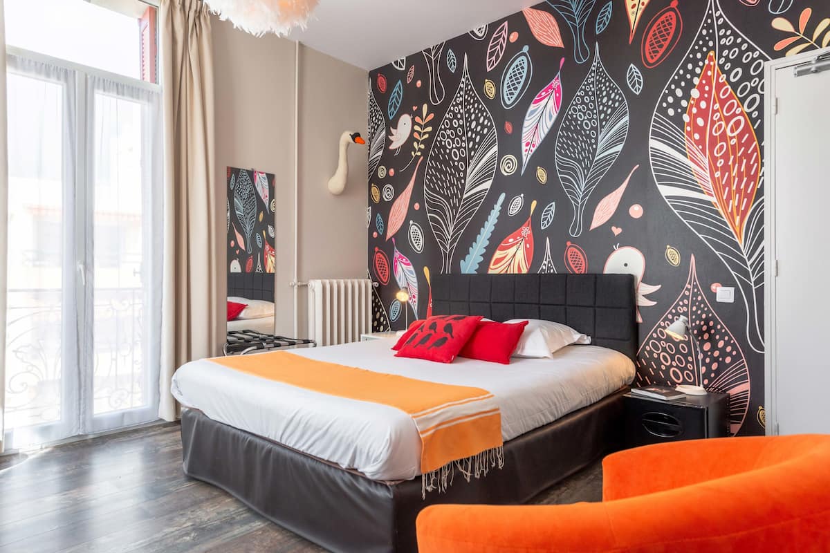 Chambre Triple | Décoration personnalisée, ameublement personnalisé, bureau