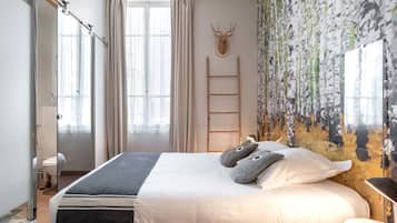 Chambre double ou Occupation simple | Individually decorated, individually furnished, desk, blackout curtains