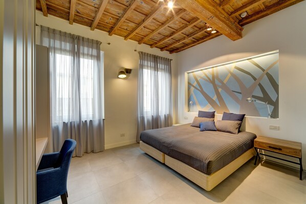 Suite | Premium bedding, in-room safe, desk, cribs/infant beds - Palazzo Mannaioni Suites (Florence)