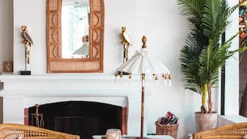 Petit déjeuner buffet (16 EUR par personne)