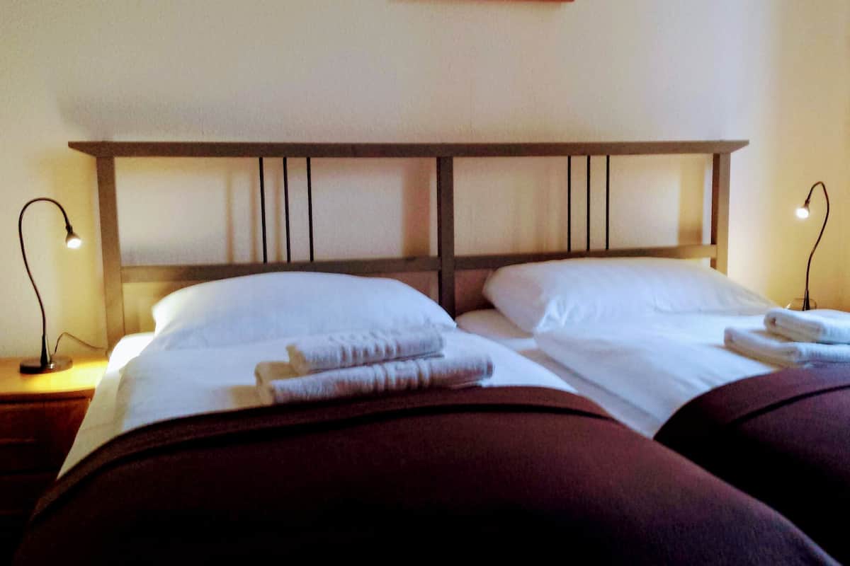 Premium bedding, desk, iron/ironing board, free WiFi