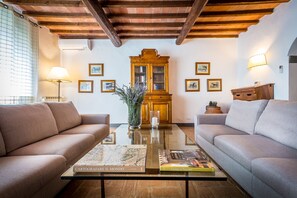 Family Villa, Multiple Beds, Annex Building | Living area