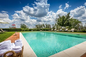 3 outdoor pools, pool umbrellas, pool loungers