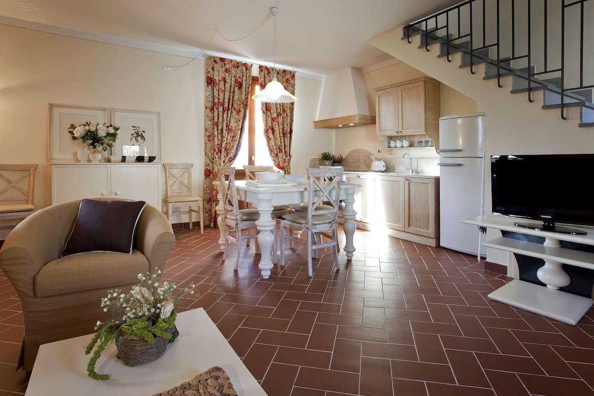 Luxury Apartment | Living room | Flat-screen TV
