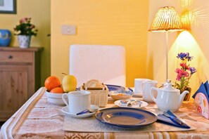 Breakfast area - B&B Casa Alba (Lucca)