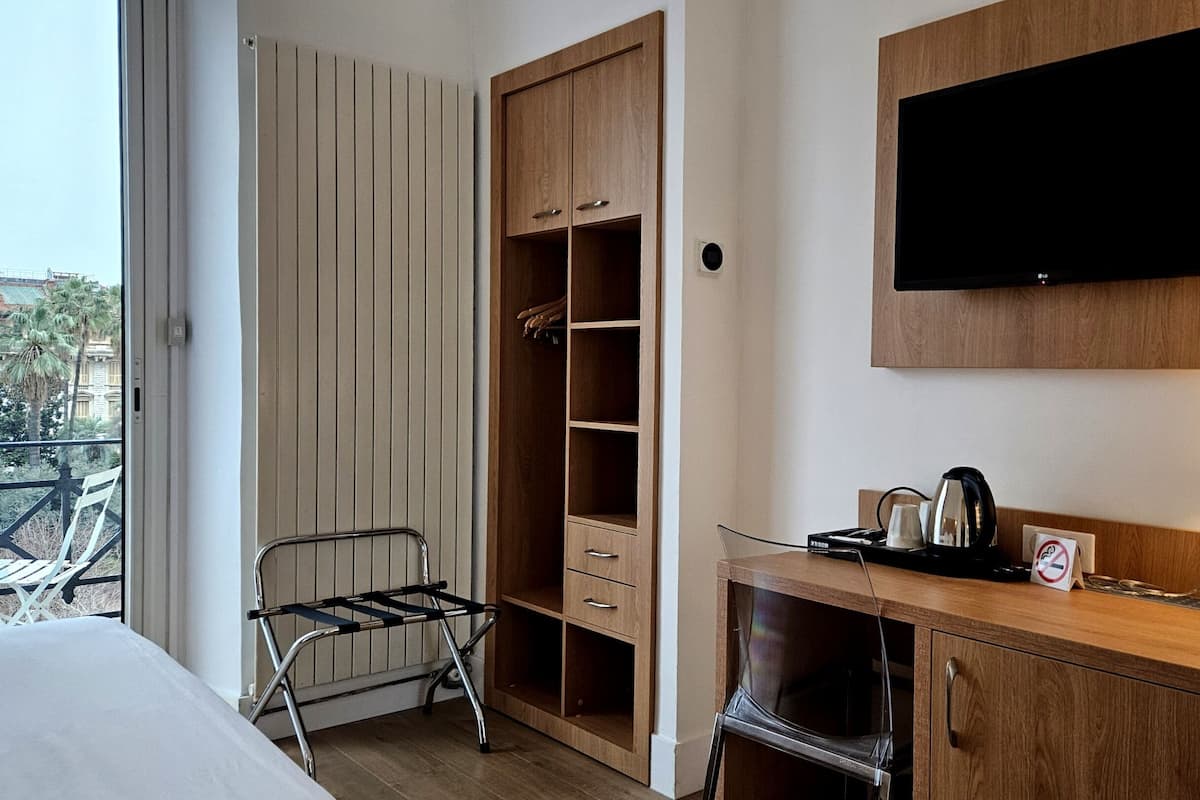 Standard-Doppel- oder -Zweibettzimmer, barrierefrei, Stadtblick (STVV) | Kostenloses WLAN