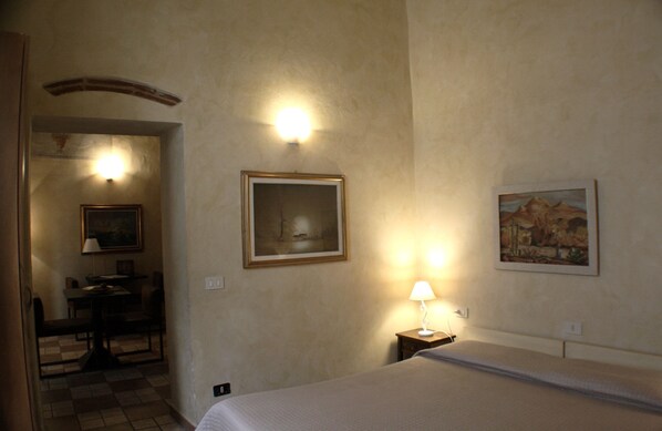 خزنة داخل الغرفة وأسرّة قابلة للطي وواي فاي مجانًا