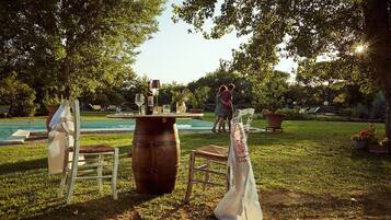 Frühstück, Mittagessen, italienische Küche, Blick auf den Pool