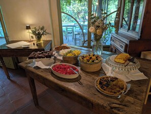 Daily buffet breakfast (EUR 16.00 per person)