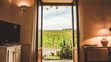 Suite, 2 chambres, vue vignoble | Vue de la chambre
