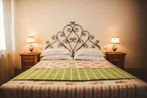 Camera Tripla, 1 camera da letto, al piano terra | 免費無線上網、床單