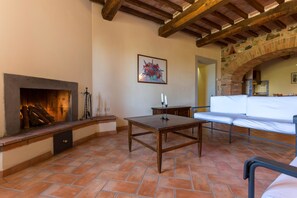 Flat-screen TV - Tenuta di Monaciano (Castelnuovo Berardenga)