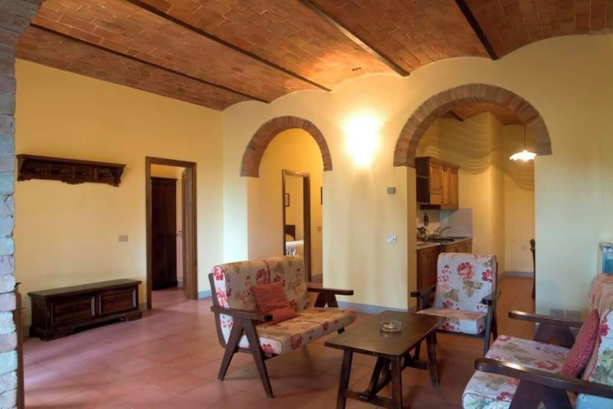 Desk, cots/infant beds, rollaway beds, free WiFi