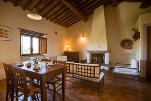 In-room dining - Tenuta di Monaciano (Castelnuovo Berardenga)