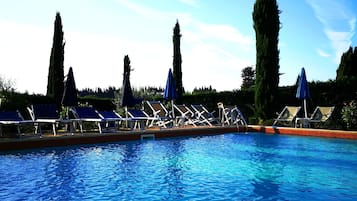 Bar accanto alla piscina