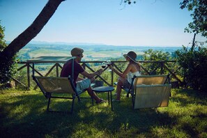Outdoor dining - Il Poderaccio (Siena)