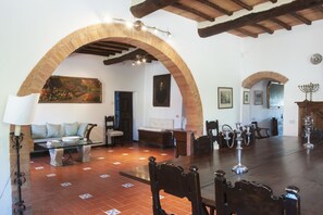 Interior entrance - Il Poderaccio (Siena)