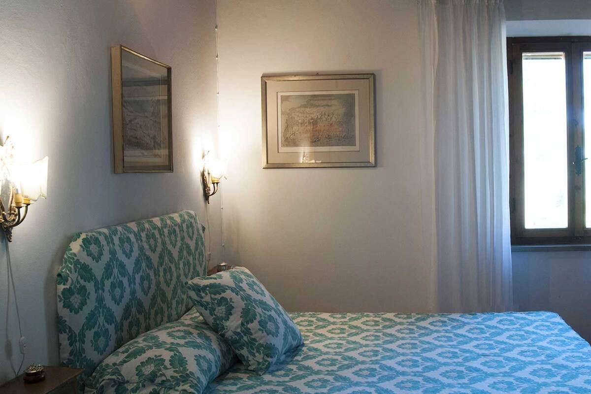 Double Room | Iron/ironing board (on request), cribs (free), WiFi (free)