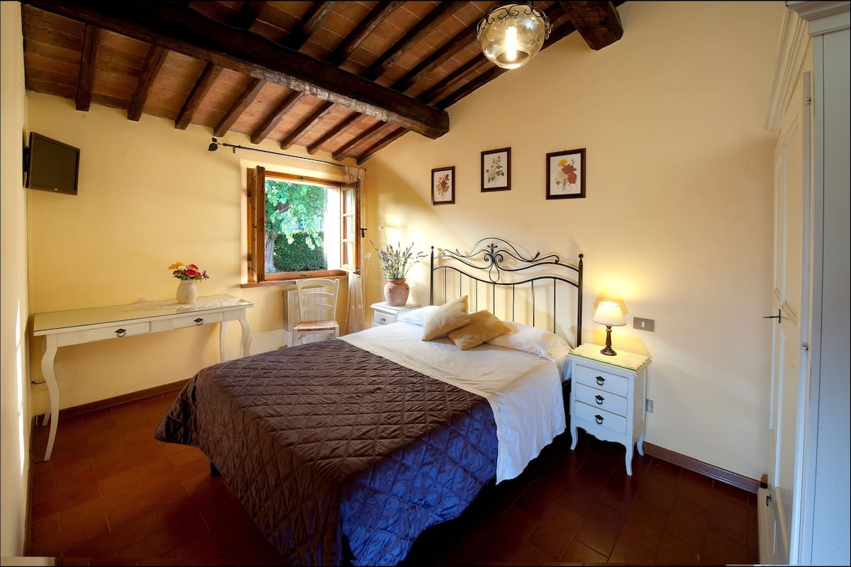 Habitación estándar con 1 cama matrimonial o 2 individuales | Ropa de cama de alta calidad, camas con efecto memoria y wifi gratis 
