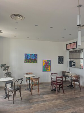 Lobby sitting area - Flots D'Azur (Nice)