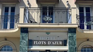 Front of property - Flots D'Azur (Nice)