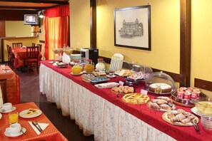 Daily continental breakfast for a fee - Cassia Hotel (Rome)
