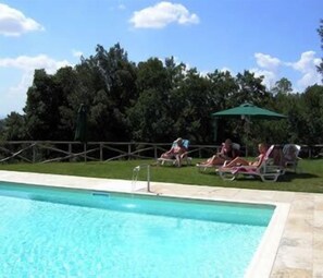 2 outdoor pools, sun loungers