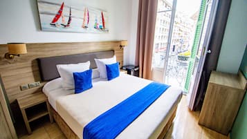 In-room safe, desk, soundproofing, free WiFi