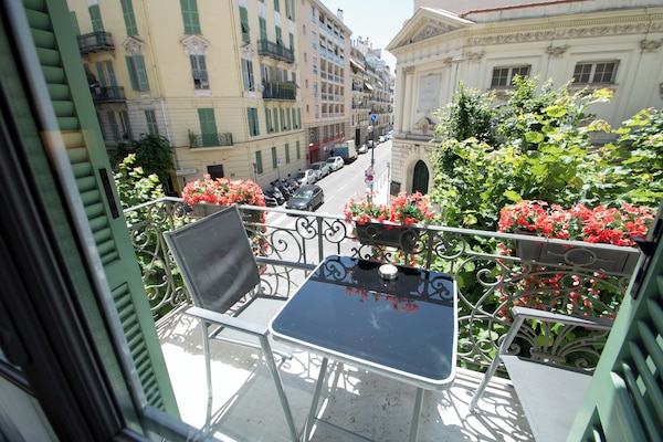 Habitación doble superior, Terraza | Caja de seguridad en la habitación, escritorio y insonorización