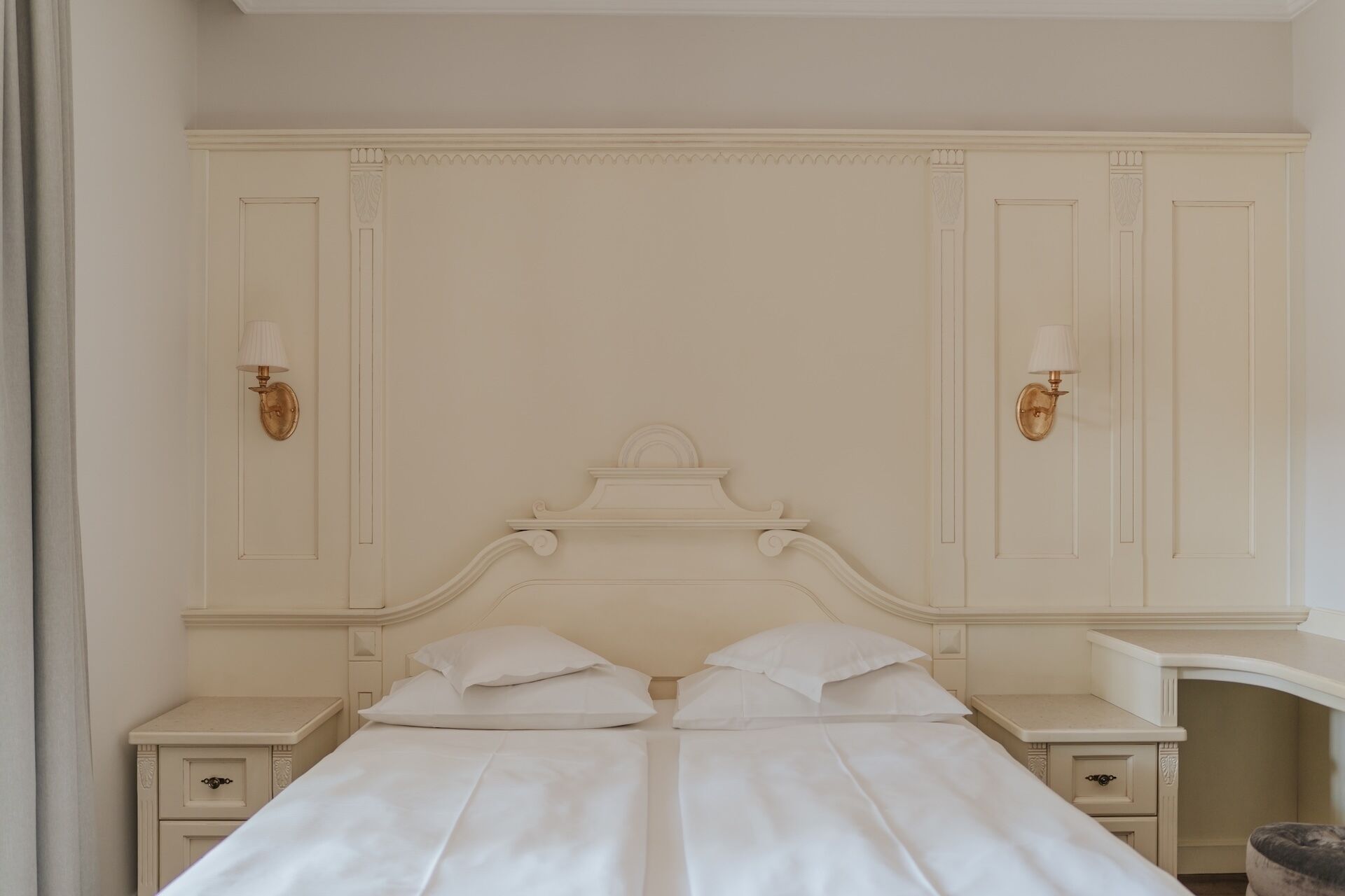 Rom – deluxe, adgang til basseng, 1. etasje | Sengetøy av topp kvalitet, dundyner, memory foam-senger og minibar