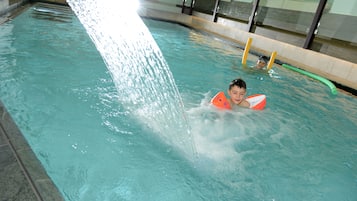 Indoor pool, pool loungers